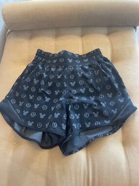LululemonXDisney Hotty Hots